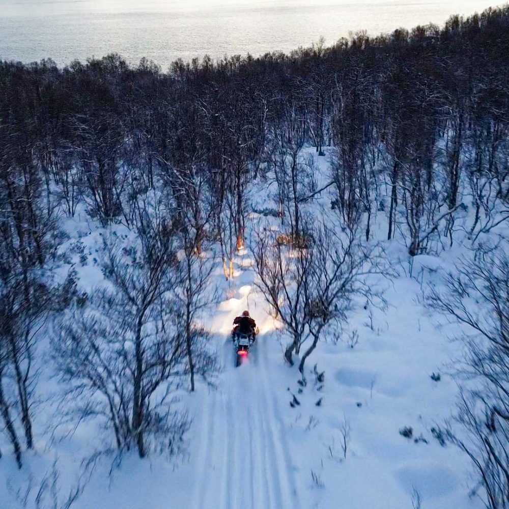 snowmobile_aurora-sea-lodges
